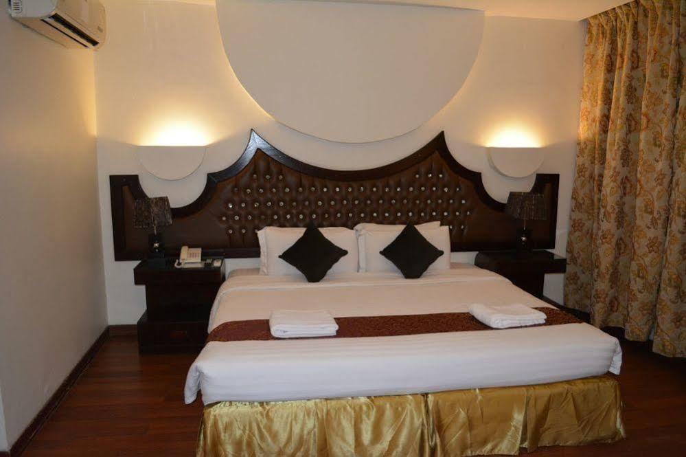 Kenanah Jeddah Hotel Exterior photo